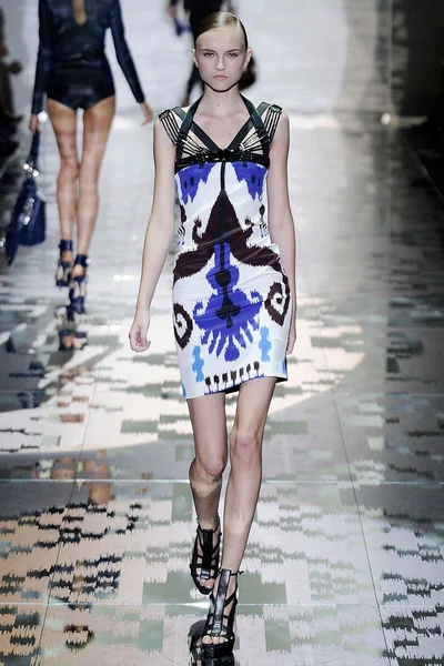 Look 28